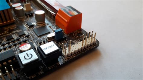 Активация функции включения ПК через клавиатуру на материнской плате ASRock