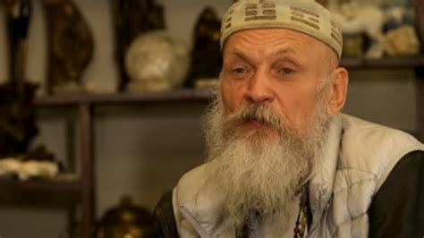 Мифы и реальность: что говорят врачи о применении водки через клизму