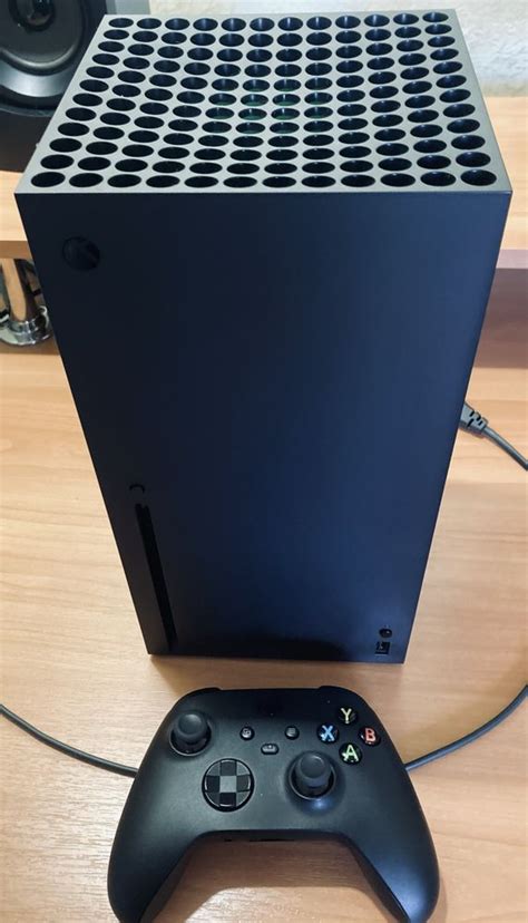 Осмотрите внешний вид и состояние Xbox Series X