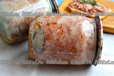 Подготовка ингредиентов для вкусной и сочной тушенки в мультиварке Редмонд