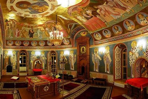 Поставить ее на алтаре домашнего храма